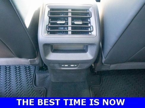 New 2025 Volkswagen Tiguan SE image 33