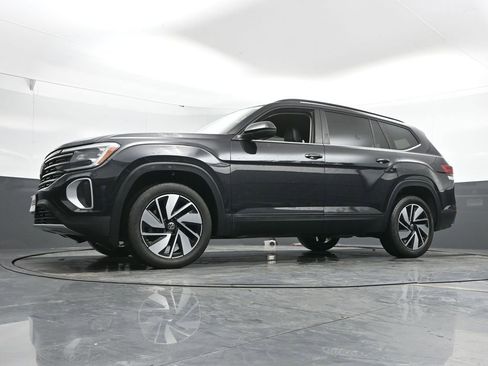 Used 2024 Volkswagen Atlas SE AWD/4WD image 42