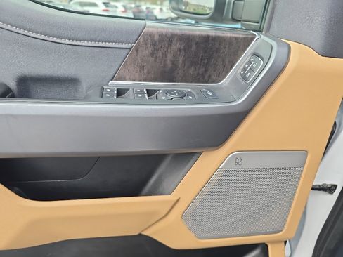 Used 2024 Ford F350 Lariat w/ Chrome Package image 23