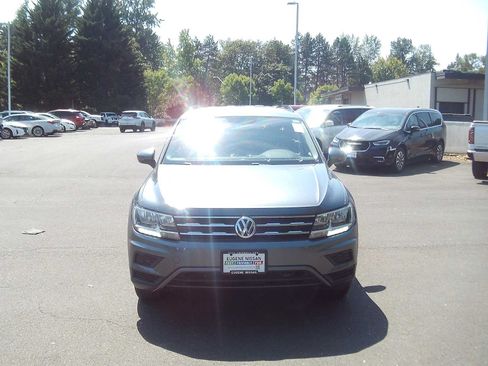Used 2021 Volkswagen Tiguan SE FWD image 8