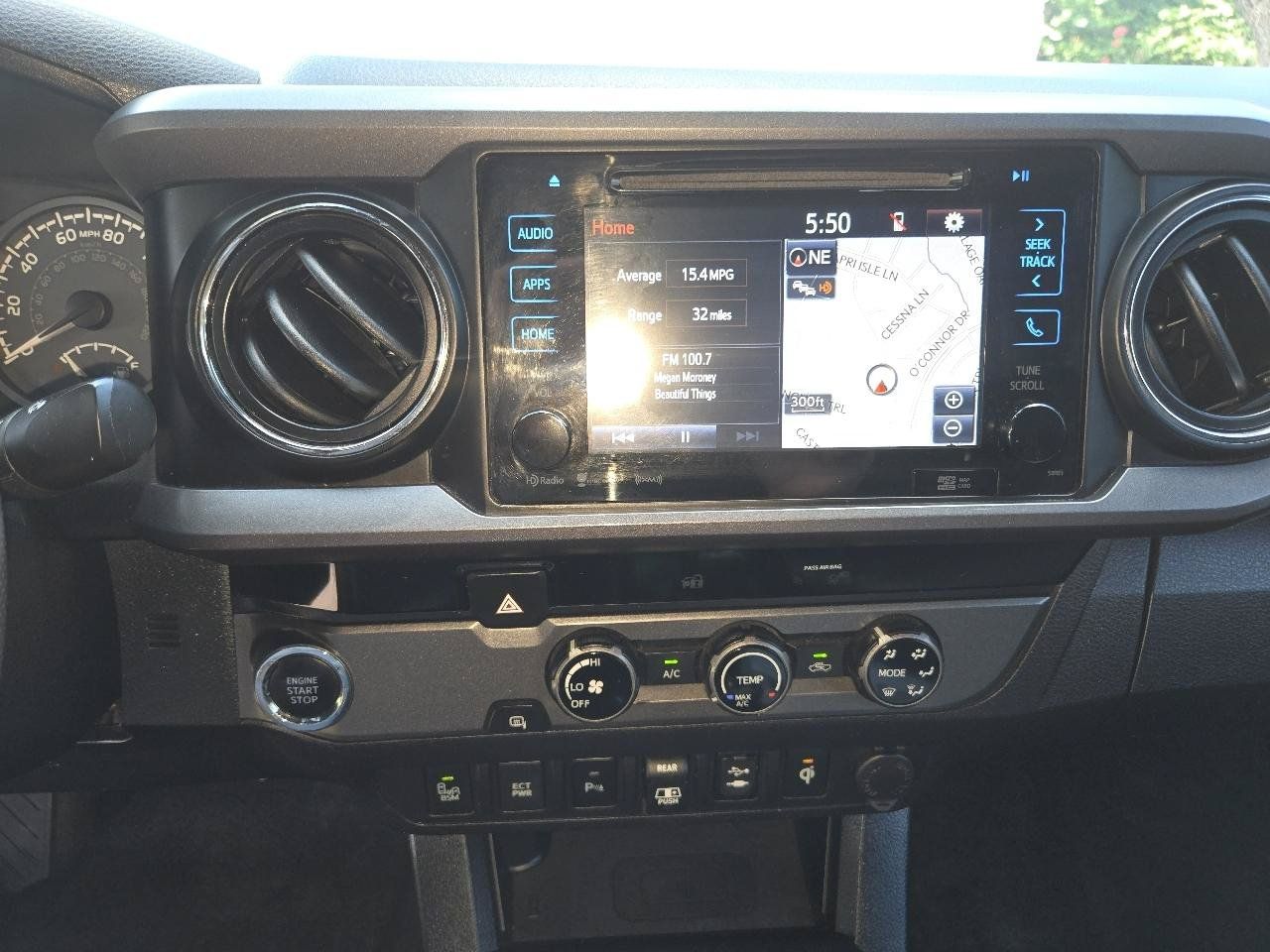 Used 2018 Toyota Tacoma TRD Sport w/ Technology Package RWD image 14