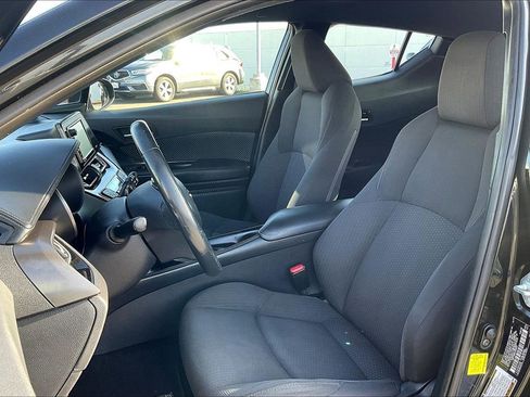 Used 2018 Toyota C-HR XLE image 11