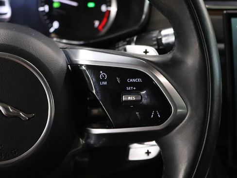 Used 2021 Jaguar F-PACE image 34