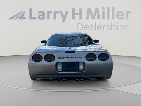 Used 1998 Chevrolet Corvette Coupe w/ Roof Pkg RWD image 4