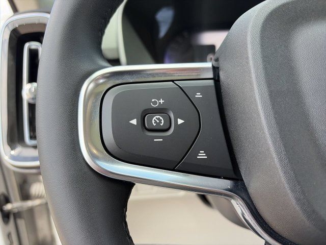Used 2023 Volvo XC40 B5 Plus w/ Protection Package Premier AWD/4WD image 22