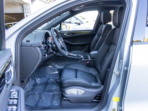 New 2026 Porsche Macan image 28