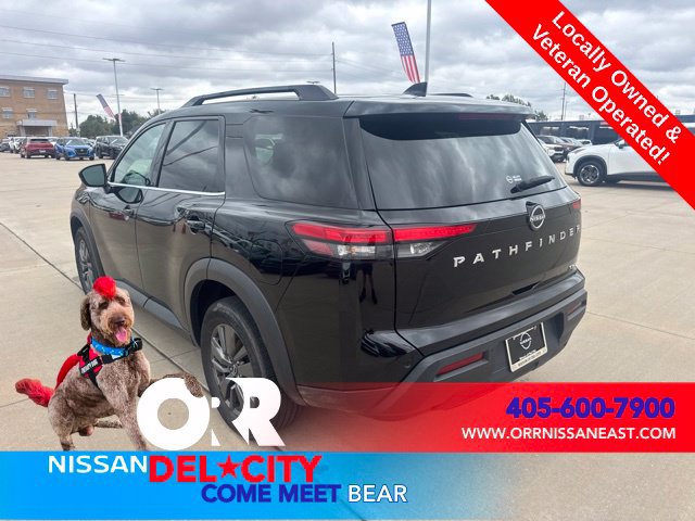 Used 2024 Nissan Pathfinder SV FWD image 3