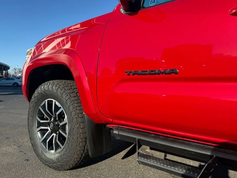 Used 2023 Toyota Tacoma TRD Sport image 14