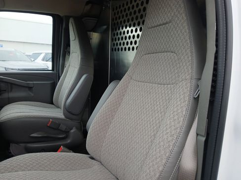 Used 2025 Chevrolet Express 2500 Extended w/ Communications Package image 17