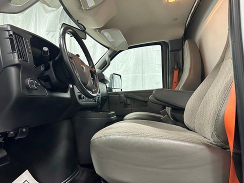 Used 2022 Chevrolet Express 3500 Work Van w/ Power Convenience Package image 15