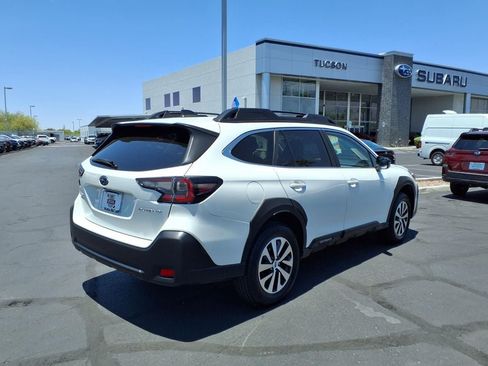 Used 2023 Subaru Outback Premium AWD/4WD image 10