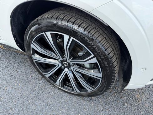Used 2023 Volvo XC60 B5 Ultimate w/ Climate Package FWD image 29