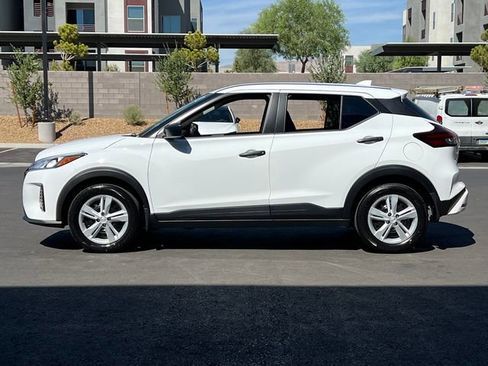 New 2025 Nissan Kicks Play S image 2