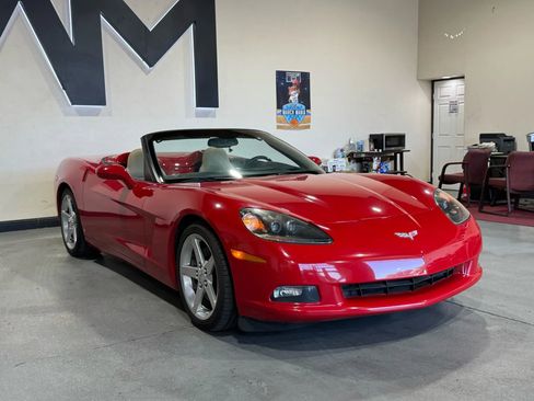 Used 2006 Chevrolet Corvette Convertible w/ Preferred Equipment Group image 3