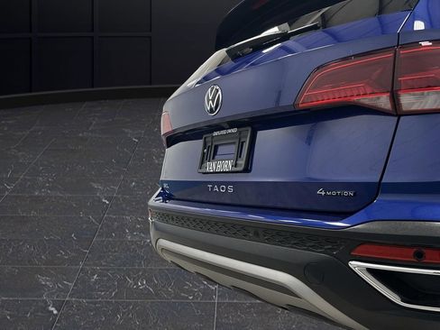 Used 2022 Volkswagen Taos SEL image 31