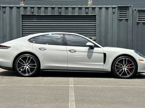 Used 2023 Porsche Panamera 4S AWD/4WD image 9
