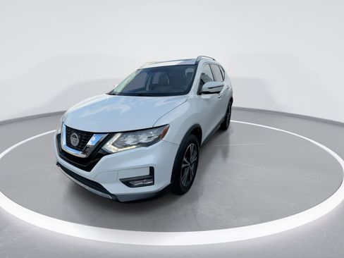 Used 2018 Nissan Rogue SL w/ Premium Package FWD image 3