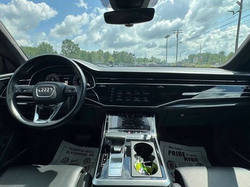 Used 2019 Audi Q8 Prestige w/ Luxury Package AWD/4WD image 9