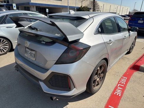 Used 2018 Honda Civic EX image 5