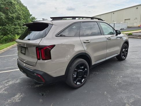 Certified 2025 Kia Sorento SX Prestige w/ Olive Brown Leather Package AWD/4WD image 10