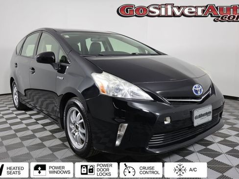 Used 2014 Toyota Prius V Two image 1