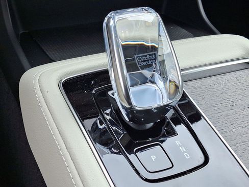 New 2025 Volvo XC90 B6 Ultra w/ Lounge Package image 11