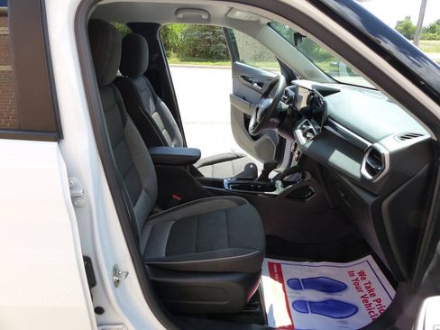 Used 2024 Chevrolet TrailBlazer LS w/ LS Convenience Package FWD image 39