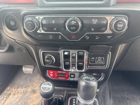 Used 2018 Jeep Wrangler Unlimited Rubicon AWD/4WD image 13