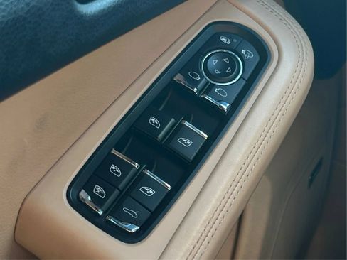 Used 2021 Porsche Macan AWD/4WD image 47