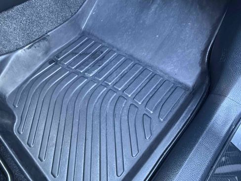 Used 2018 Toyota RAV4 SE w/ All Weather Liner Package FWD image 62