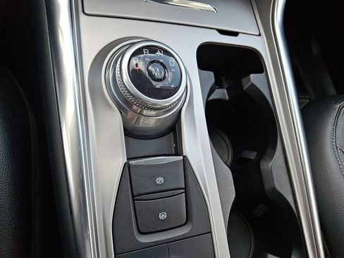 Used 2021 Ford Explorer XLT w/ Equipment Group 202A image 22