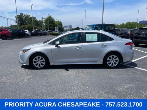 Used 2024 Toyota Corolla LE FWD image 2