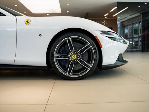 Used 2024 Ferrari Roma Spider image 44