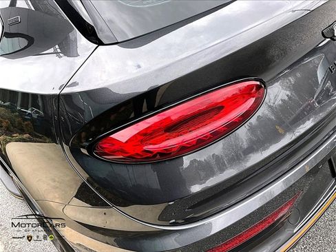 Used 2025 Bentley Bentayga image 26