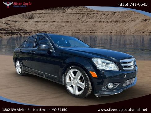 Used 2010 Mercedes-Benz C 300 C 300 Luxury Sedan 4D image 4