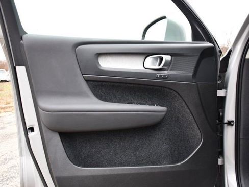 Certified 2025 Volvo XC40 B5 Plus image 11