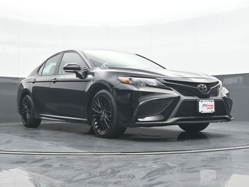 Used 2022 Toyota Camry SE AWD/4WD image 33