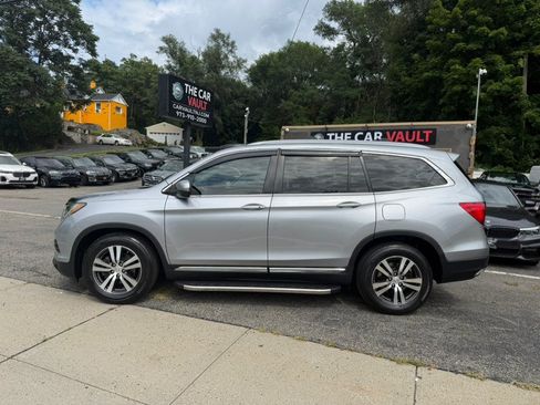 Used 2017 Honda Pilot EX-L image 4