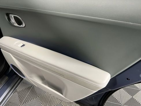 Used 2023 Hyundai Ioniq 5 Limited image 33