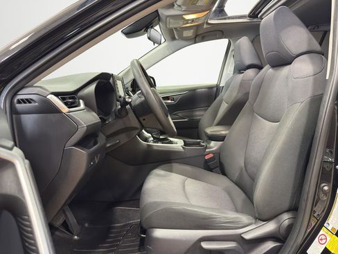 Used 2019 Toyota RAV4 XLE image 14