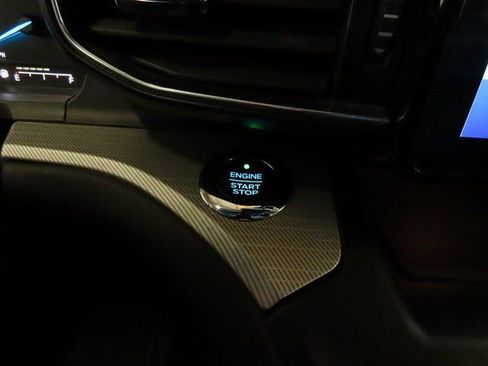 Used 2020 Ford Explorer XLT w/ Equipment Group 202A image 29