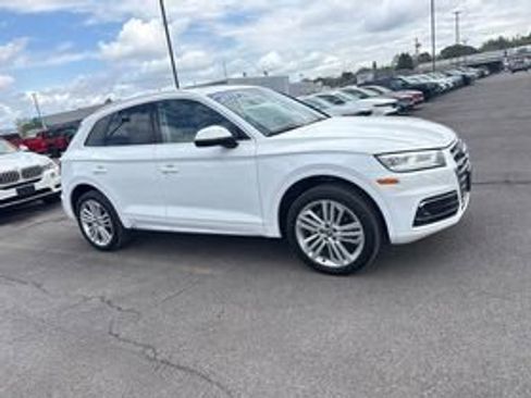 Used 2018 Audi Q5 Prestige w/ Prestige Package AWD/4WD image 4