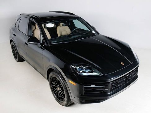Used 2026 Porsche Cayenne AWD/4WD image 30