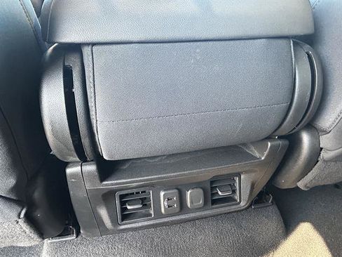 Used 2021 Chevrolet Silverado 1500 LT AWD/4WD image 32