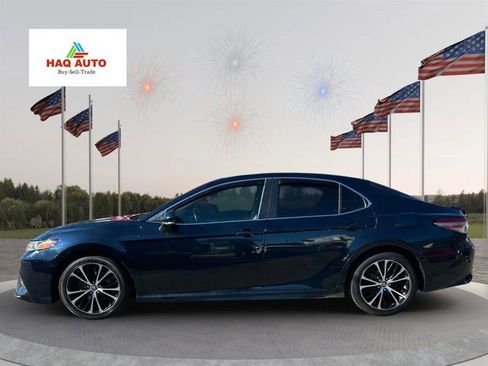 Used 2019 Toyota Camry SE w/ Convenience Package image 8