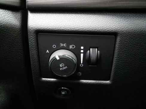 Certified 2022 Jeep Grand Cherokee Laredo X image 24