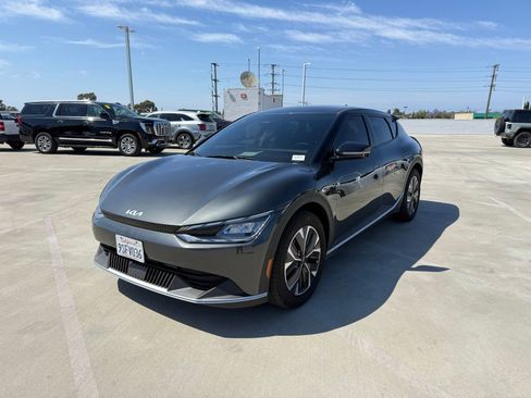 Used 2024 Kia EV6 Light RWD image 1