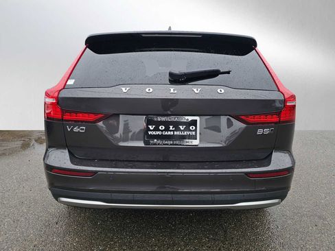 Certified 2025 Volvo V60 B5 Cross Country Plus image 4