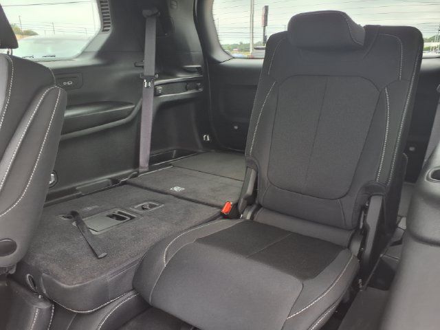 Used 2024 Jeep Grand Cherokee L Laredo w/ Luxury Tech Group I AWD/4WD image 13