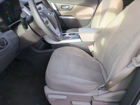 Used 2013 Ford Edge SE image 15